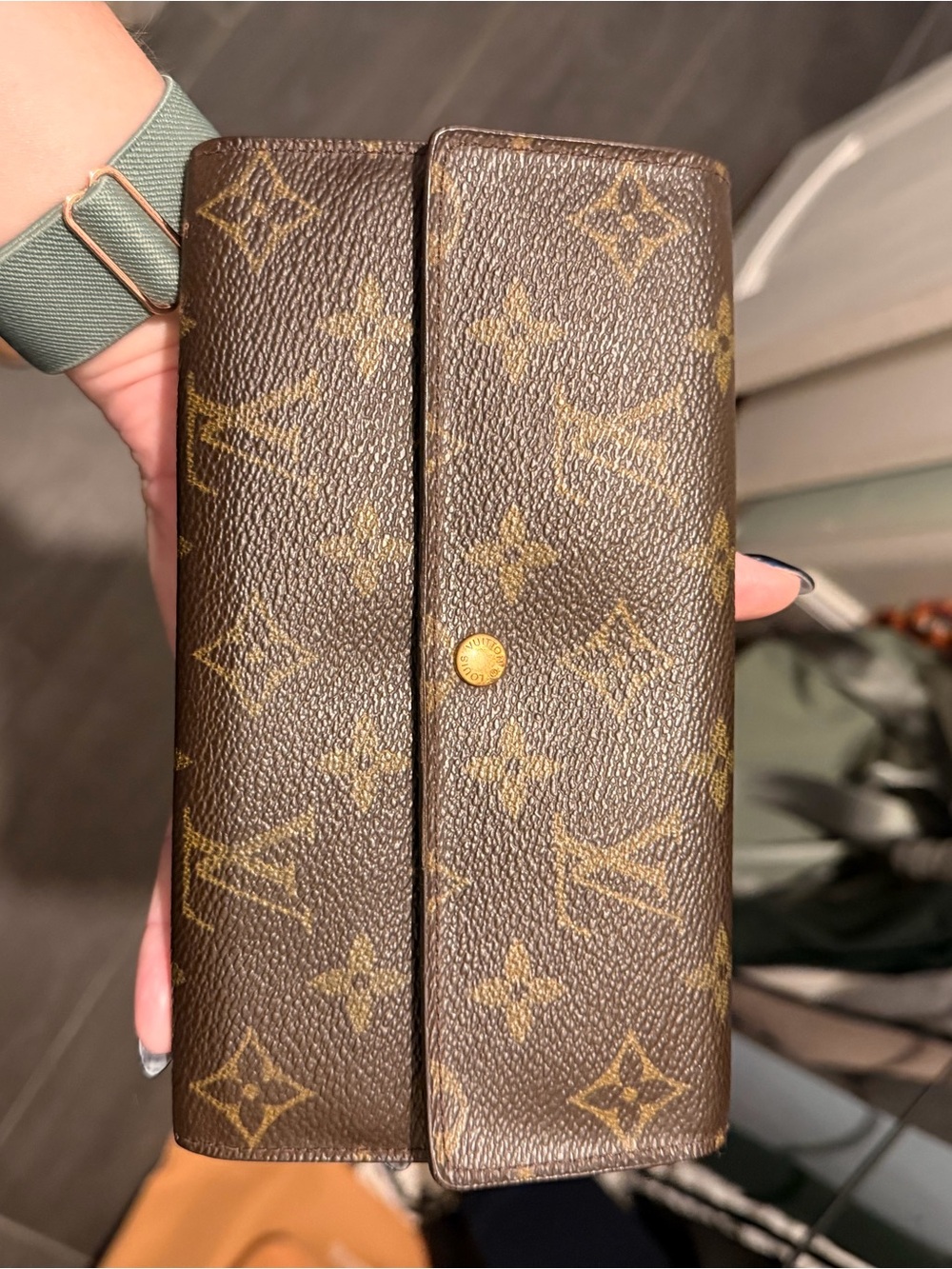 Louis Vuitton Monogram Sarah Wallet in Brown and Gold